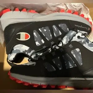 Champion Rastro Black Sneaker-Boots Size 9 Champion | Shoes | Champion Rastro Black Sneakerboots Size 9  main image 2